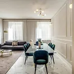 Golden Horizon Residence Luxury Apartments 3Bd